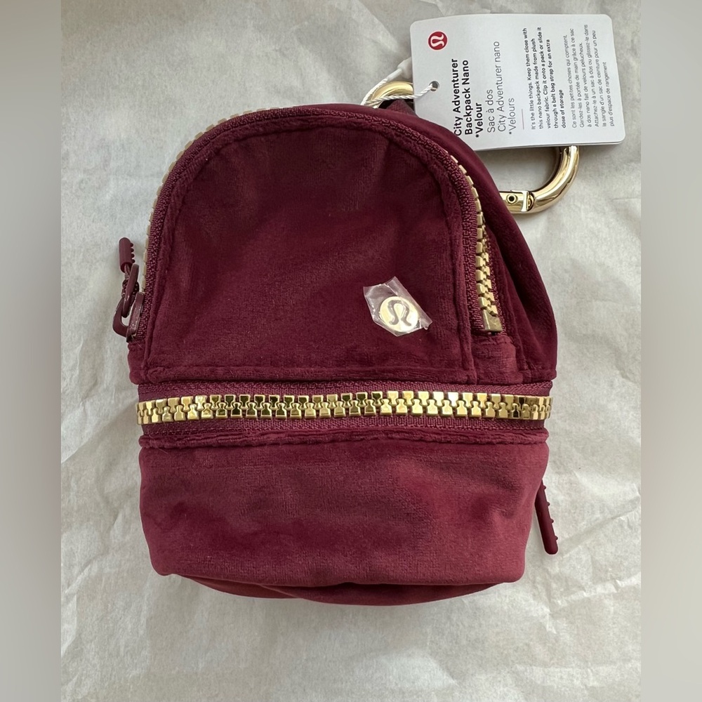 Lululemon City Adventurer Backpack Nano Plush Velour - WNBY/GOLD Wine Berry